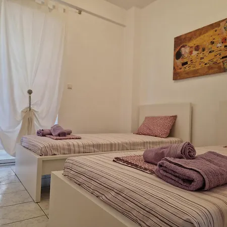 Sea Breeze Appartement Polychrono