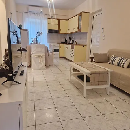 Sea Breeze Apartment Polychrono