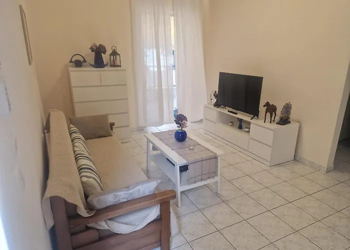 Sea Breeze Apartment *