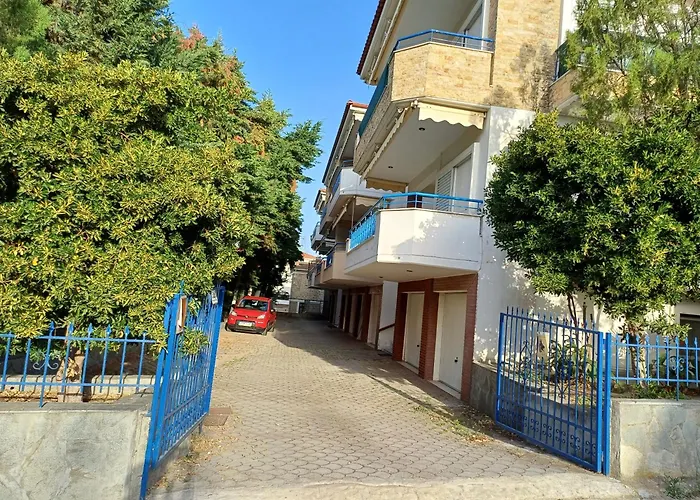 Sea Breeze Apartamento Polychrono